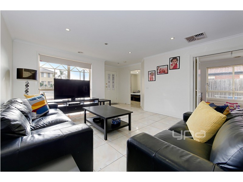 21 Sandover Drive, Roxburgh Park VIC 3064