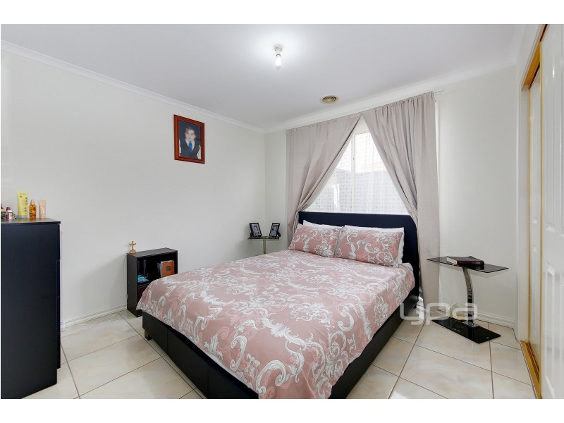 21 Sandover Drive, Roxburgh Park VIC 3064