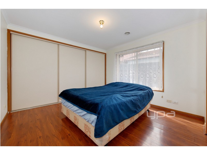 25 Yarcombe Crescent, Craigieburn VIC 3064