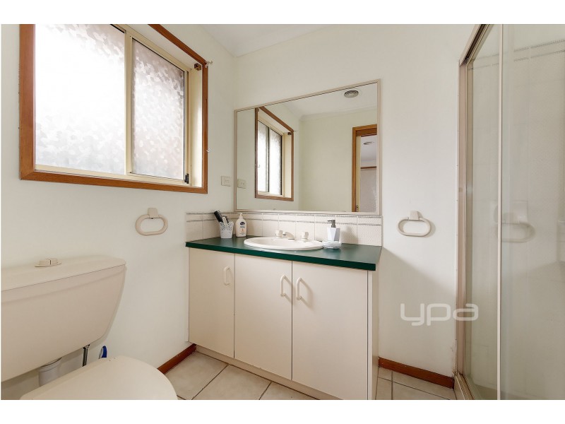 25 Yarcombe Crescent, Craigieburn VIC 3064