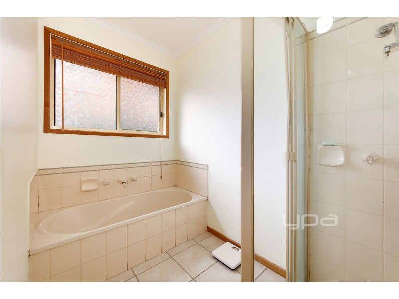 25 Yarcombe Crescent, Craigieburn VIC 3064