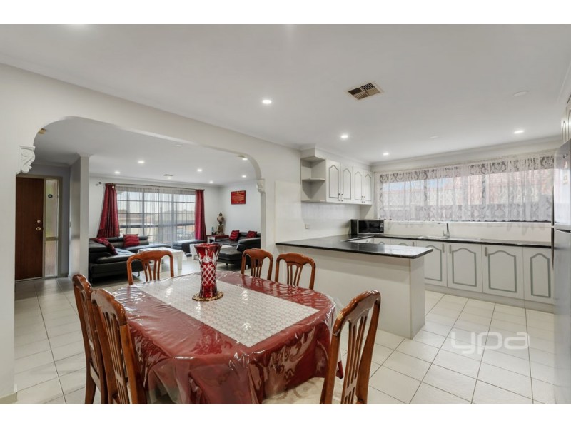 43 Fuschia Place, Meadow Heights VIC 3048