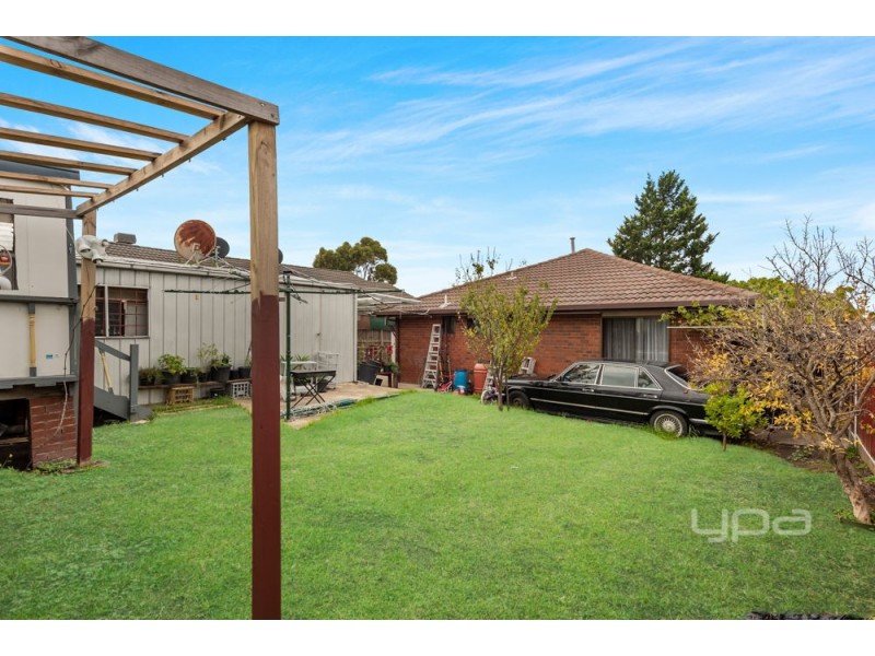 43 Fuschia Place, Meadow Heights VIC 3048