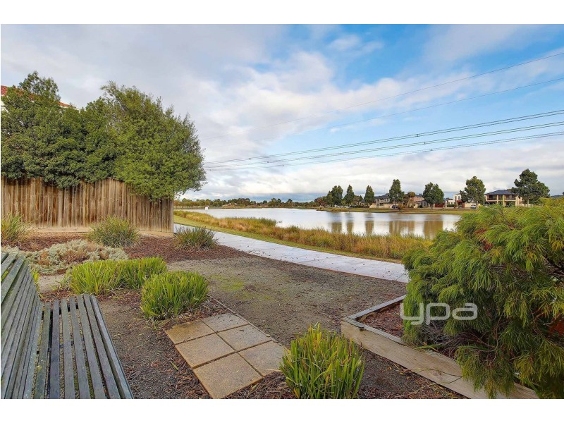 1 Portland Place, Roxburgh Park VIC 3064