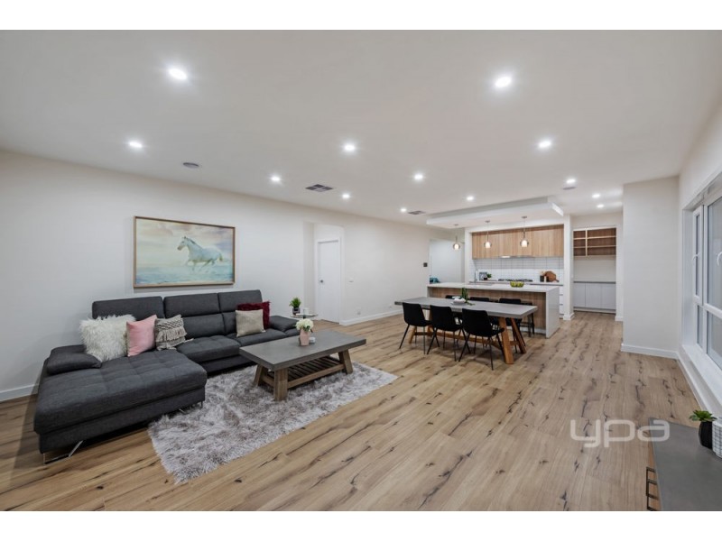 60 Mackellar Drive, Roxburgh Park VIC 3064