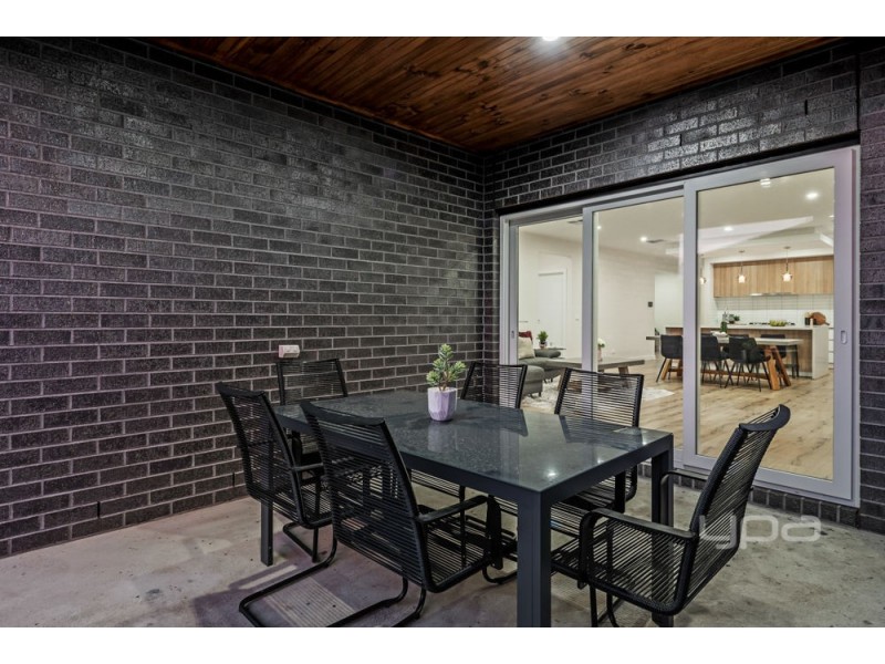 60 Mackellar Drive, Roxburgh Park VIC 3064