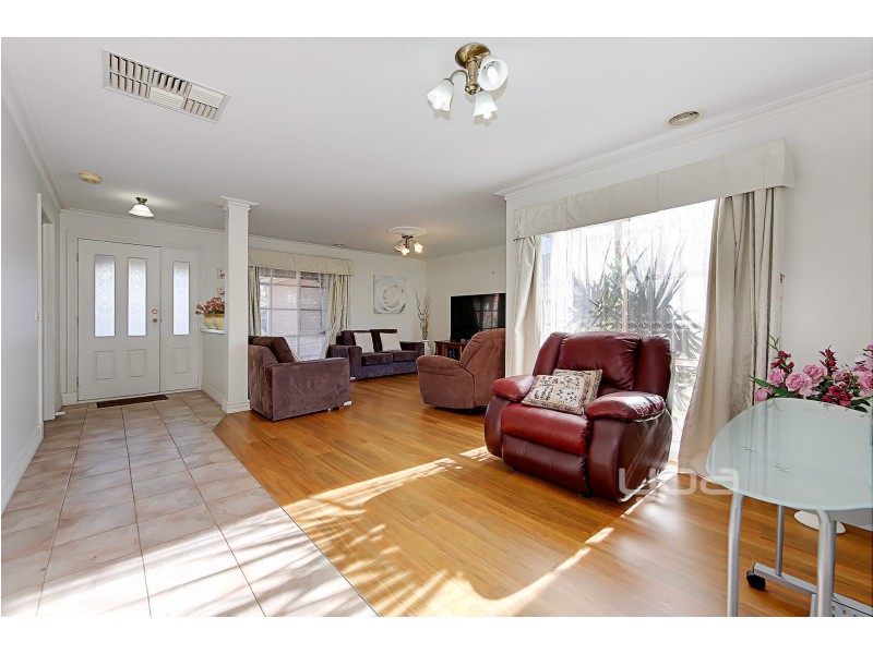 9 Woodworth Court, Roxburgh Park VIC 3064