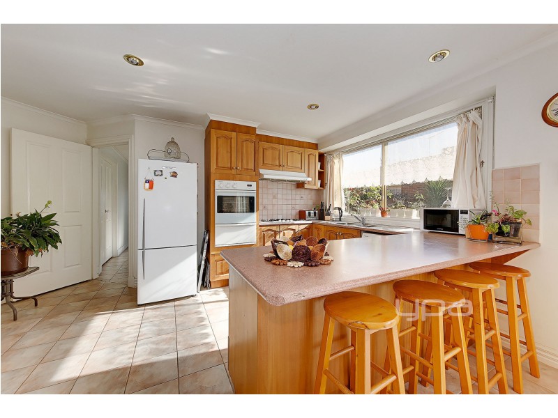 9 Woodworth Court, Roxburgh Park VIC 3064