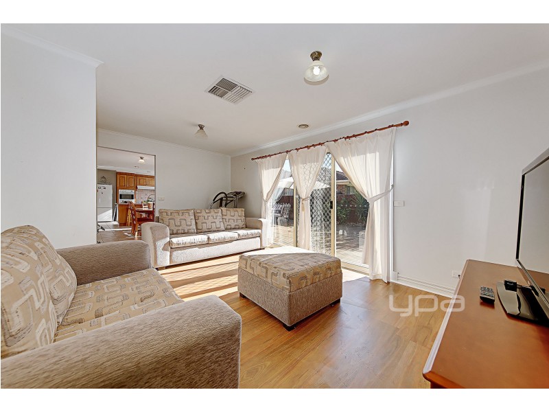 9 Woodworth Court, Roxburgh Park VIC 3064