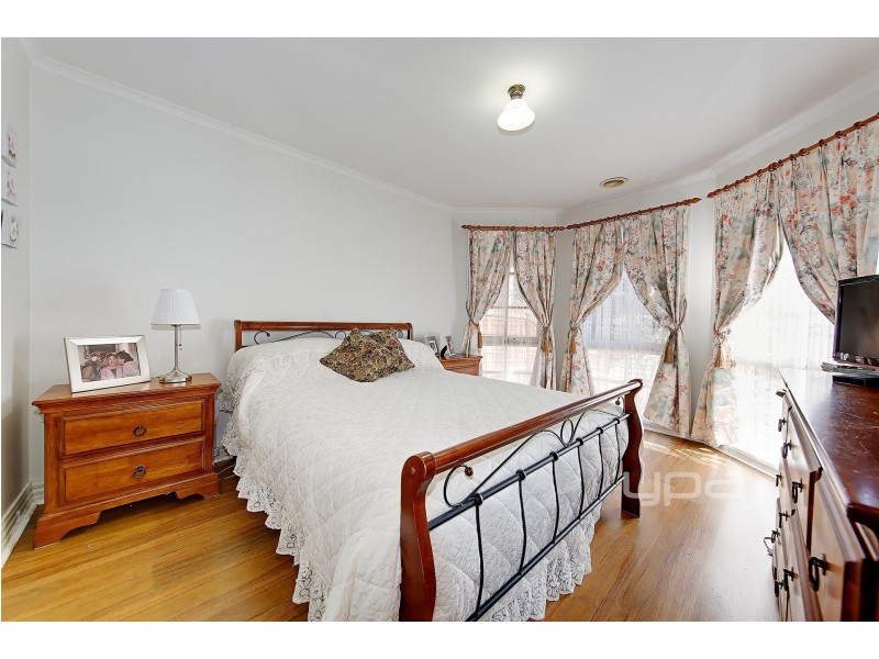 9 Woodworth Court, Roxburgh Park VIC 3064