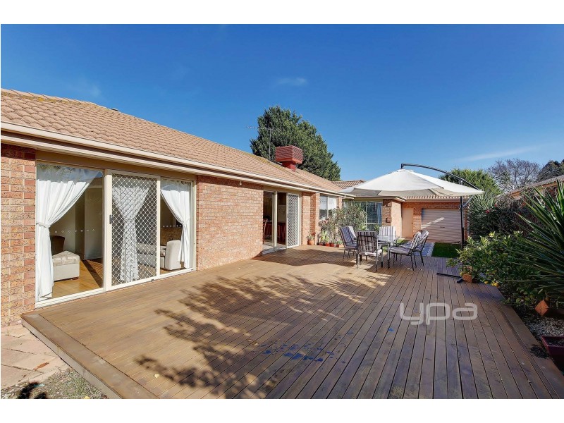 9 Woodworth Court, Roxburgh Park VIC 3064