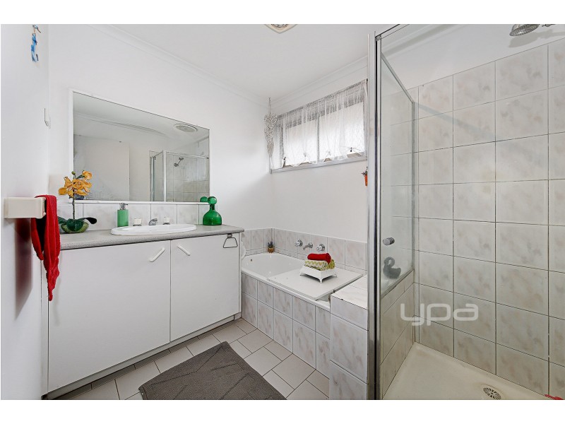 1/6 Shankland Boulevard, Meadow Heights VIC 3048