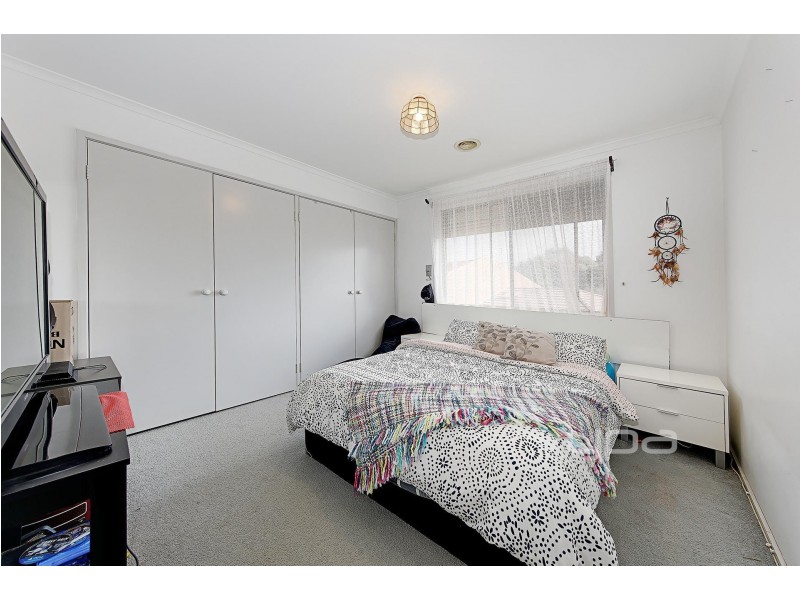 1/6 Shankland Boulevard, Meadow Heights VIC 3048