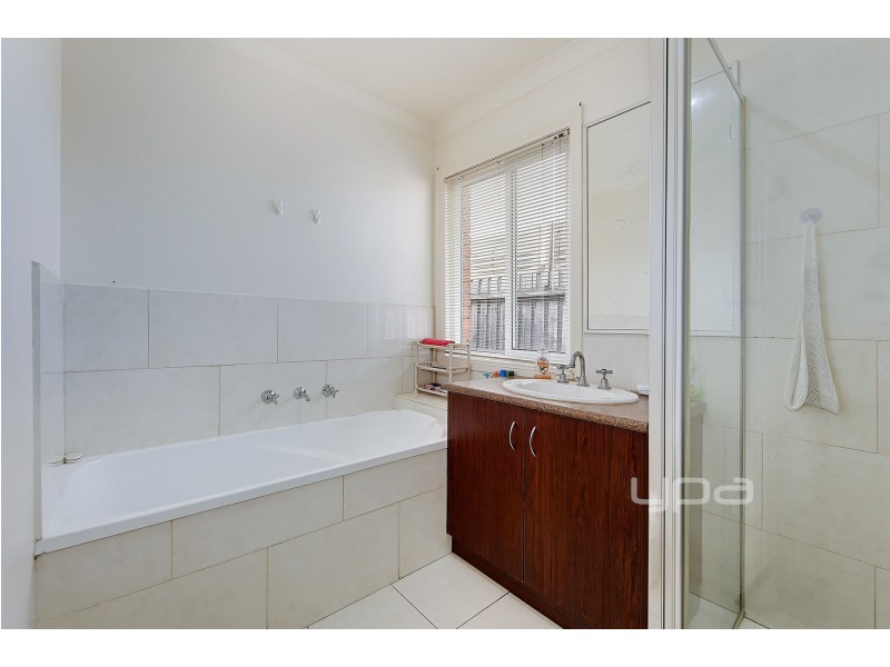 4/4-8 Mladen Court, Coolaroo VIC 3048