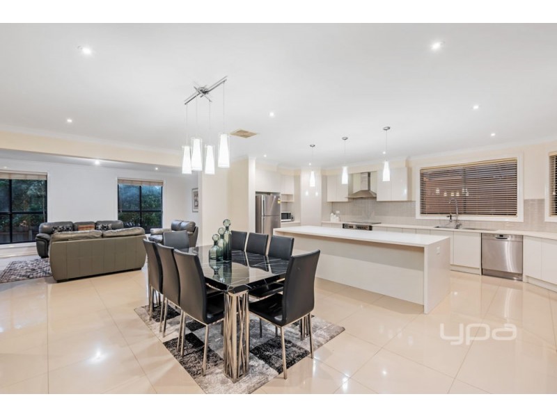 10 Gates Court, Roxburgh Park VIC 3064