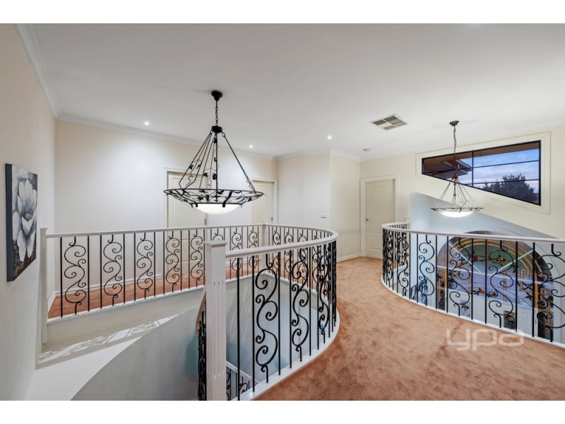 10 Gates Court, Roxburgh Park VIC 3064