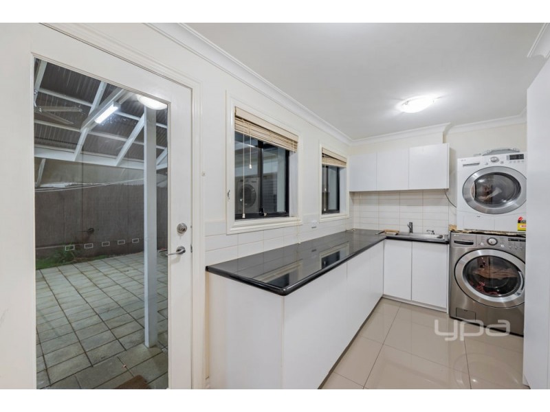 10 Gates Court, Roxburgh Park VIC 3064