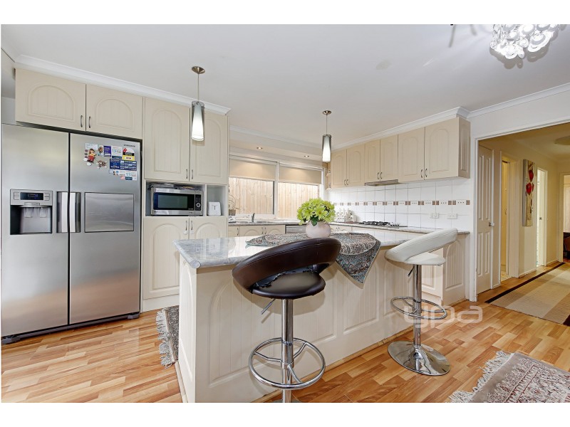 10 Camms Way, Meadow Heights VIC 3048