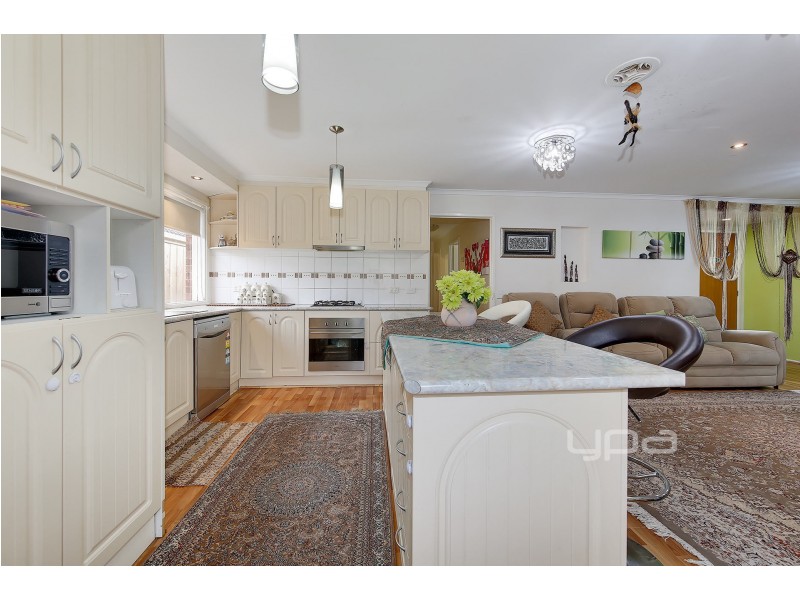 10 Camms Way, Meadow Heights VIC 3048