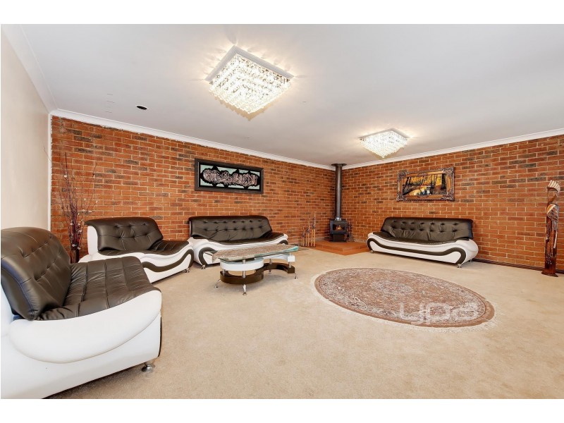 10 Camms Way, Meadow Heights VIC 3048