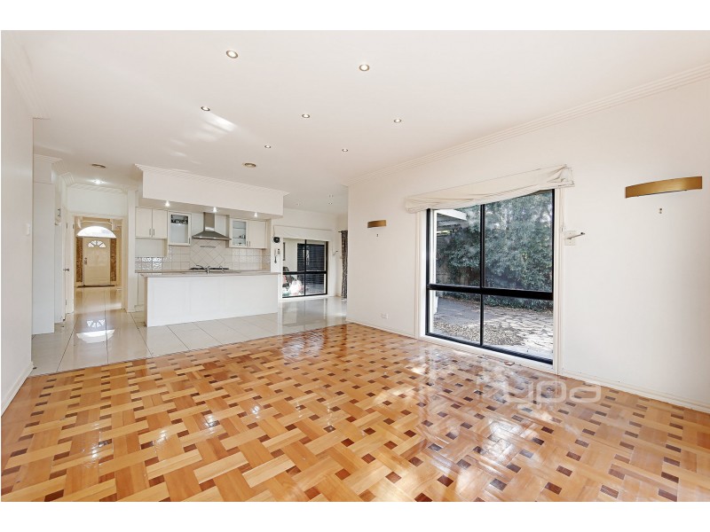 4 Wisla Circuit, Roxburgh Park VIC 3064