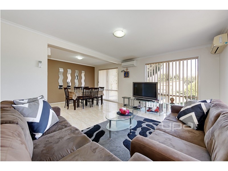 8 Themeda Court, Meadow Heights VIC 3048