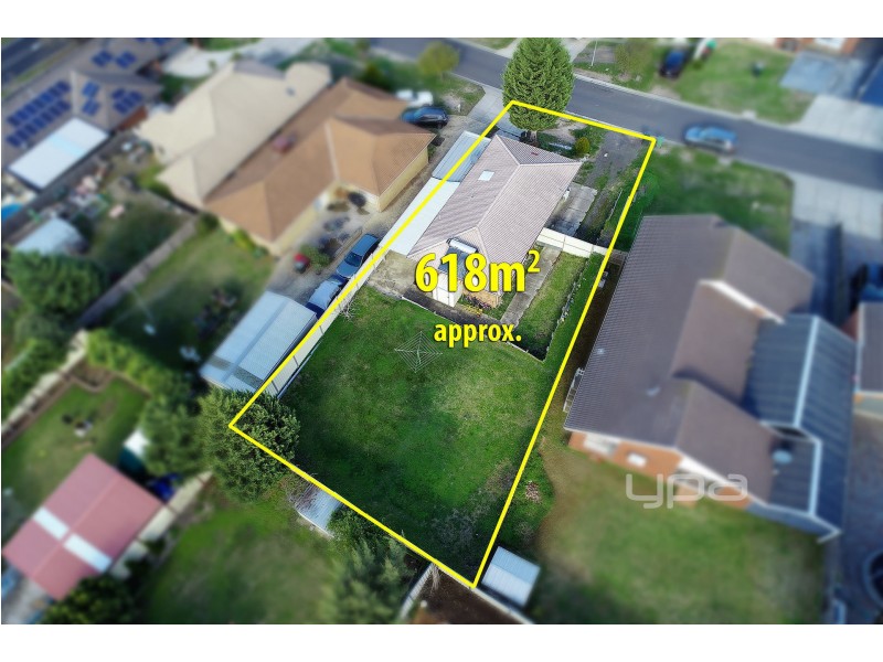 8 Themeda Court, Meadow Heights VIC 3048