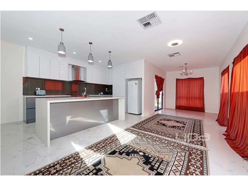 12 Recreation Street, Roxburgh Park VIC 3064