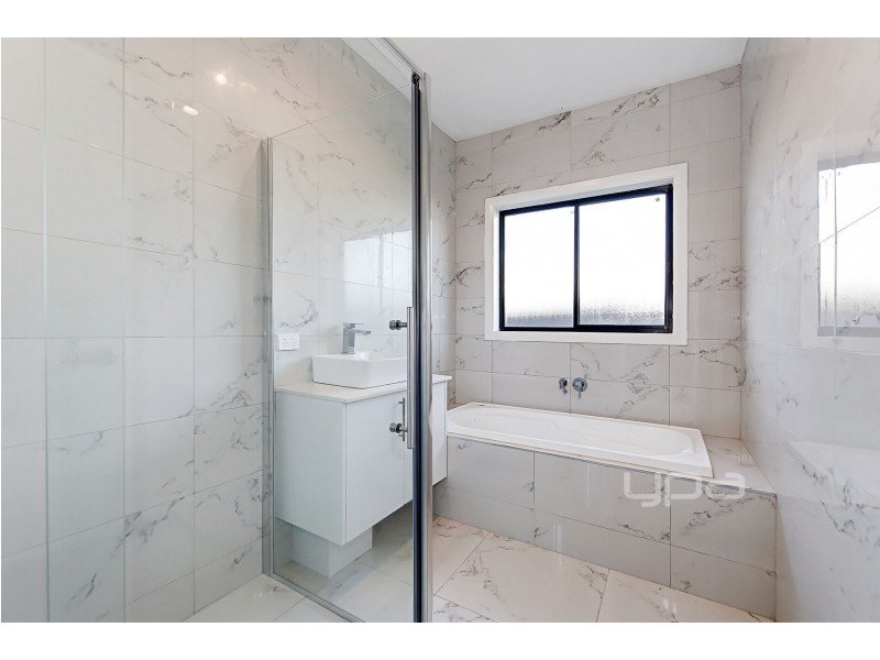 12 Recreation Street, Roxburgh Park VIC 3064