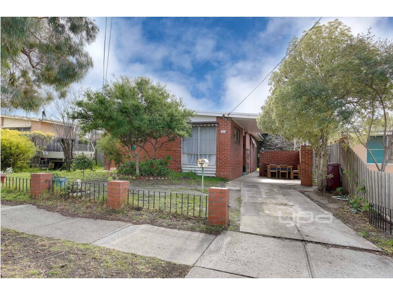 10 Crossley Crescent, Coolaroo VIC 3048