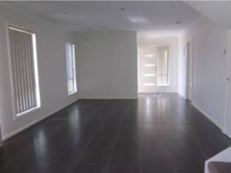 2/7 Care Close, Meadow Heights VIC 3048