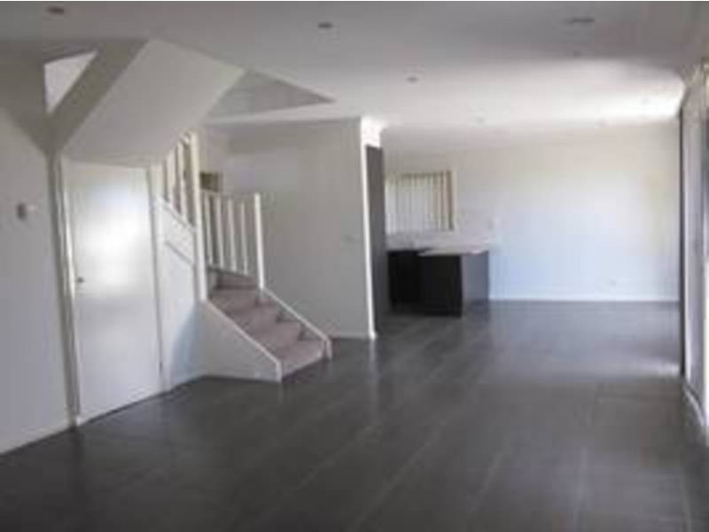 2/7 Care Close, Meadow Heights VIC 3048