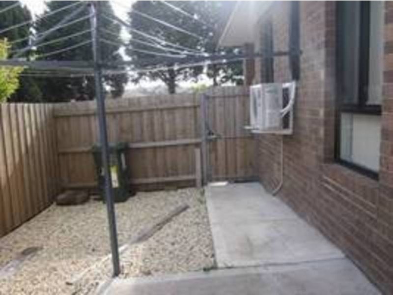 2/7 Care Close, Meadow Heights VIC 3048