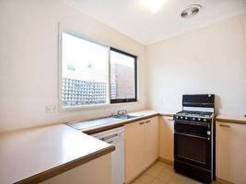 5 Mitta Mitta Way, Meadow Heights VIC 3048