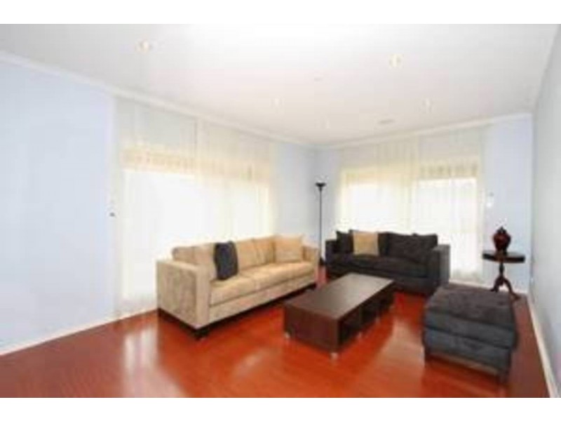 5 Pecos Place, Roxburgh Park VIC 3064