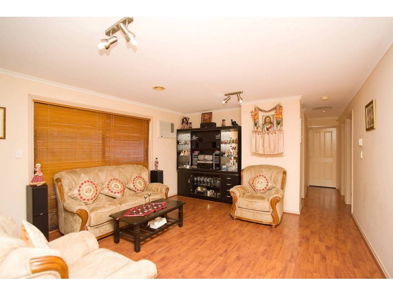 14 Gibney Close, Roxburgh Park VIC 3064