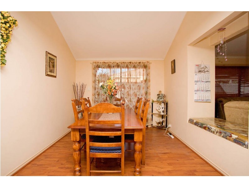 14 Gibney Close, Roxburgh Park VIC 3064