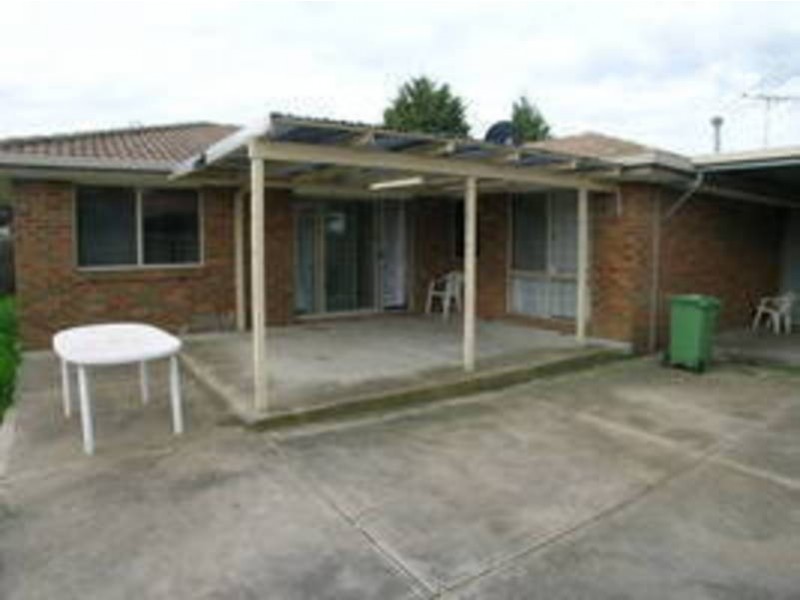 15 Hopkins Way, Meadow Heights VIC 3048