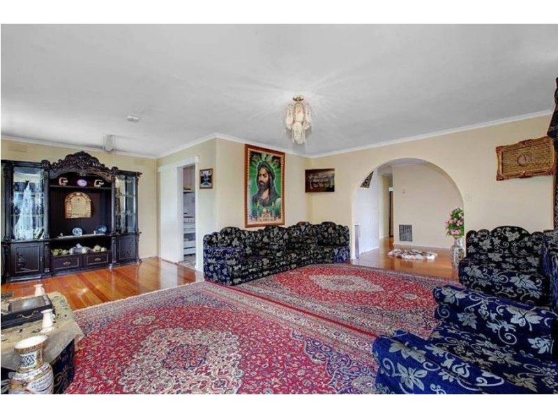21 Tooradin Avenue, Dallas VIC 3047