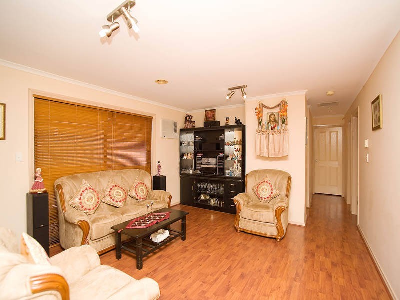 14 Gibney Close, Roxburgh Park VIC 3064