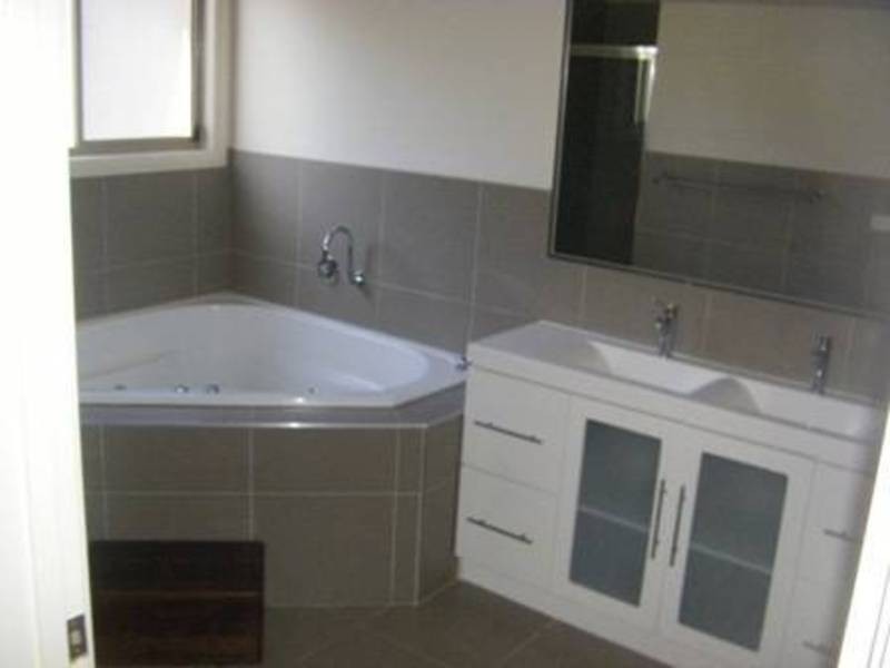 22 Brookvale Court, Roxburgh Park VIC 3064