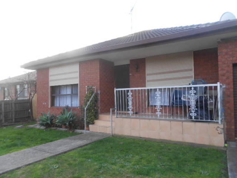 33 Shankland Boulevard, Meadow Heights VIC 3048