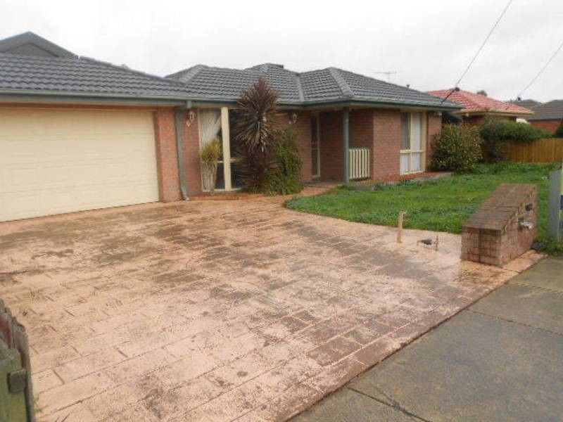 27 Watford Crescent, Craigieburn VIC 3064