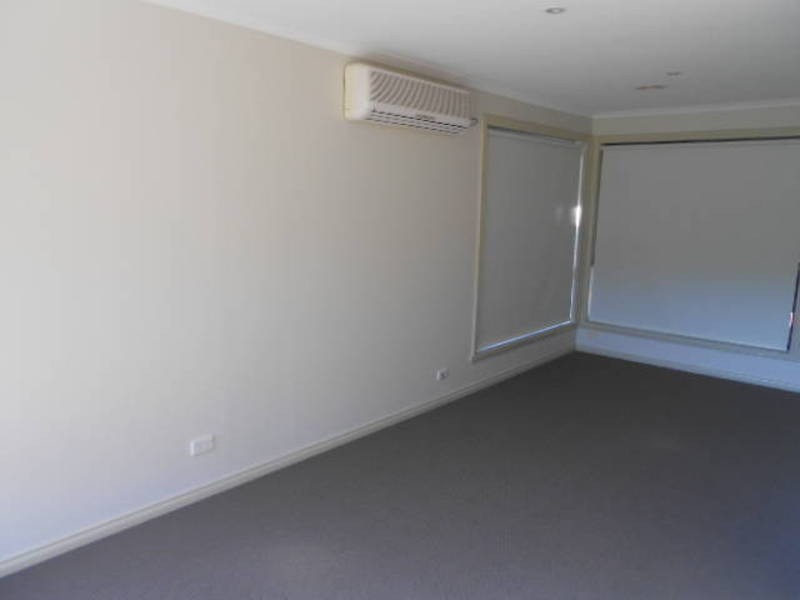 13 Creswick Court, Roxburgh Park VIC 3064