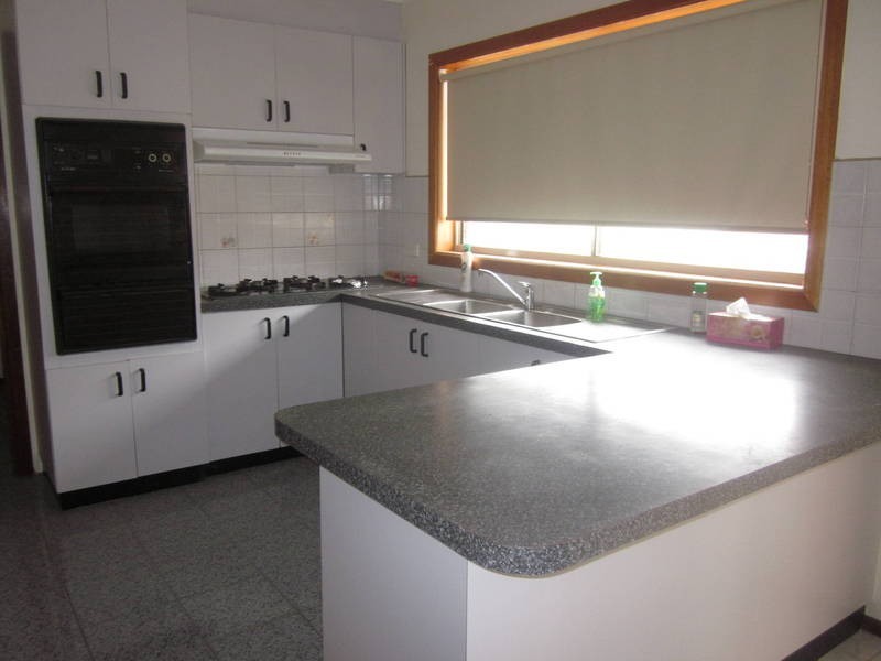 85 Cassinia Crescent, Meadow Heights VIC 3048