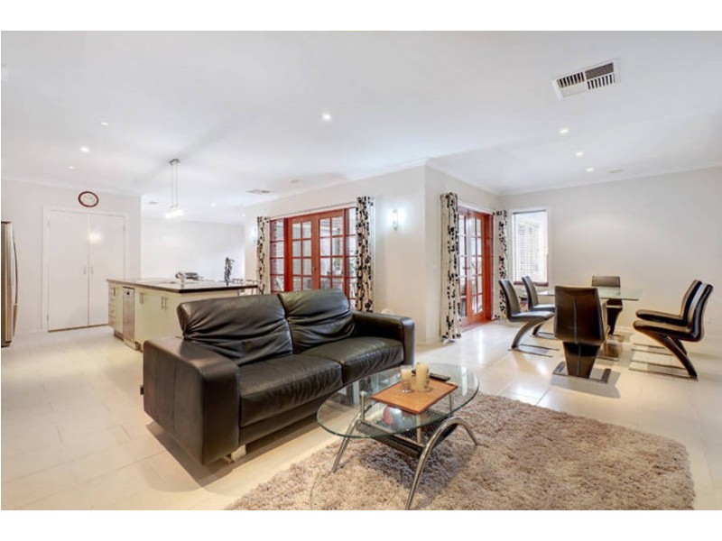 11 Beechworth Avenue, Greenvale VIC 3059