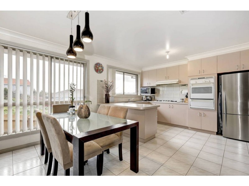 2/20 Shankland Boulevard, Meadow Heights VIC 3048