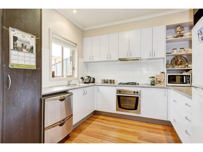 4/3 Whiltshire Drive, Roxburgh Park VIC 3064