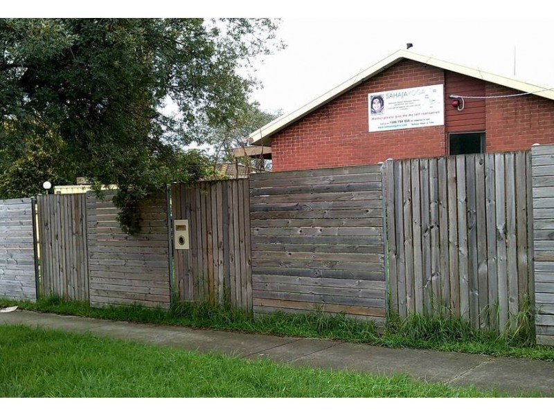 12 ROKEWOOD CRESCENT, Meadow Heights VIC 3048