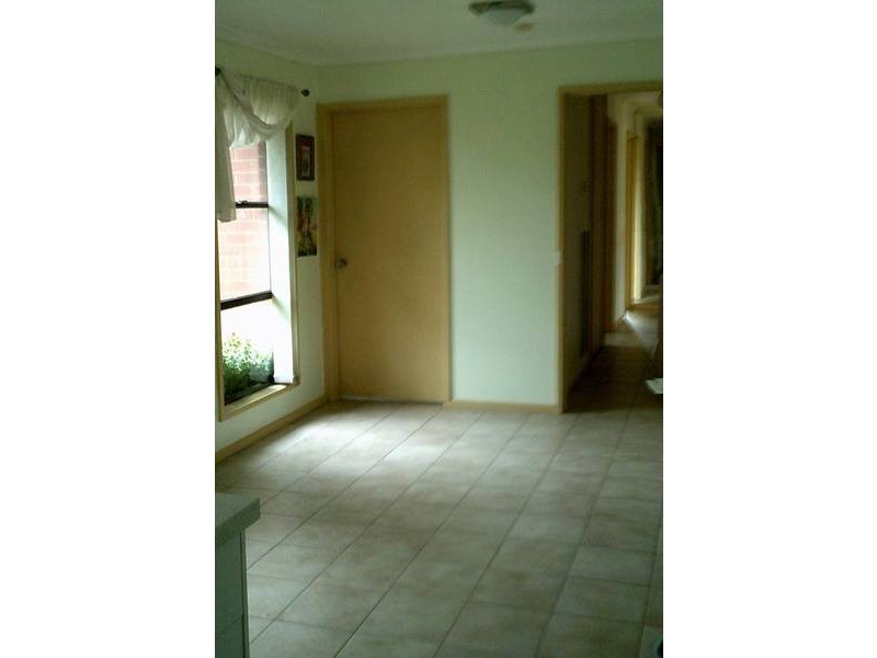 12 ROKEWOOD CRESCENT, Meadow Heights VIC 3048